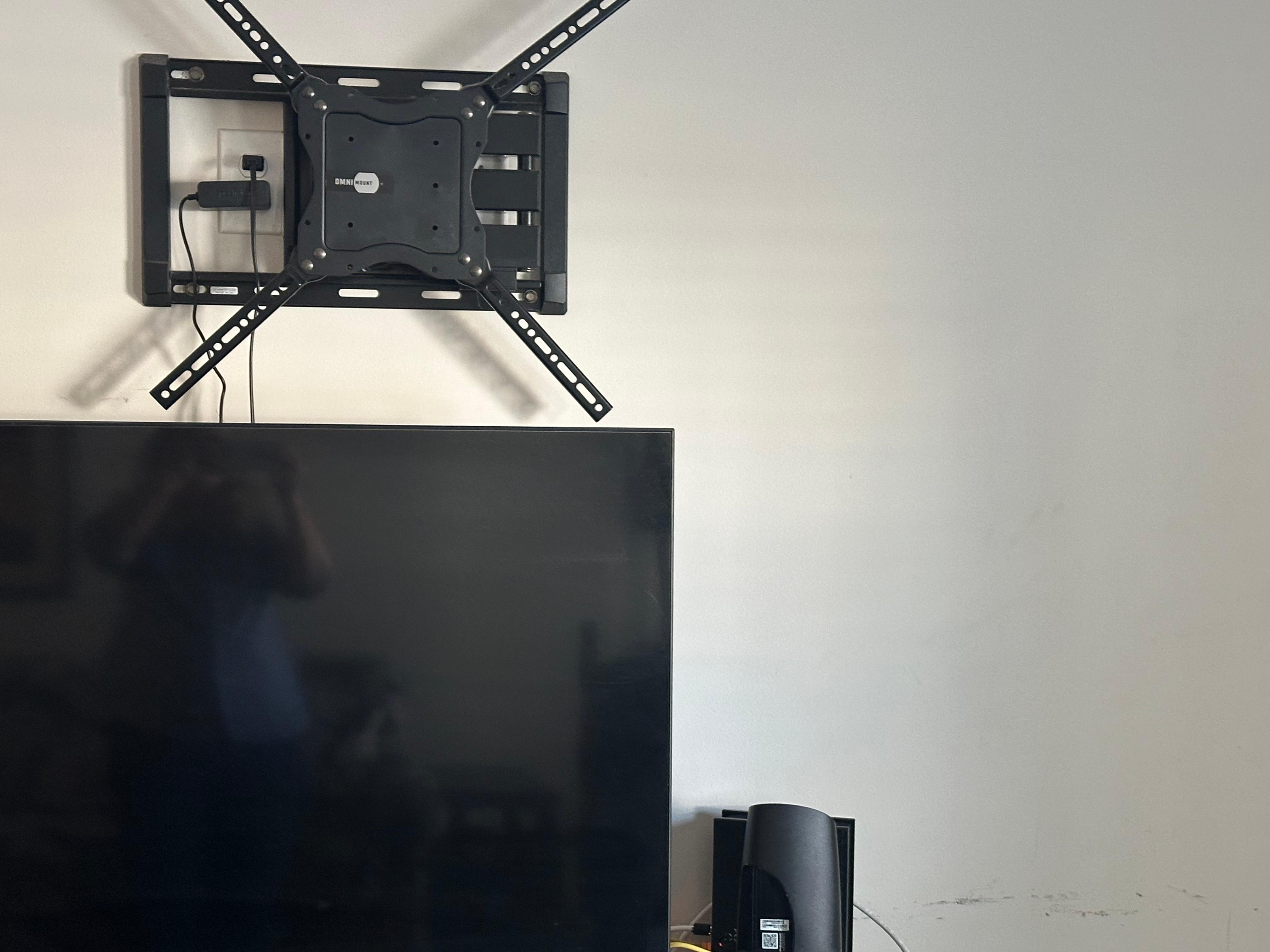 Wall mount for tv but tv was on a table 