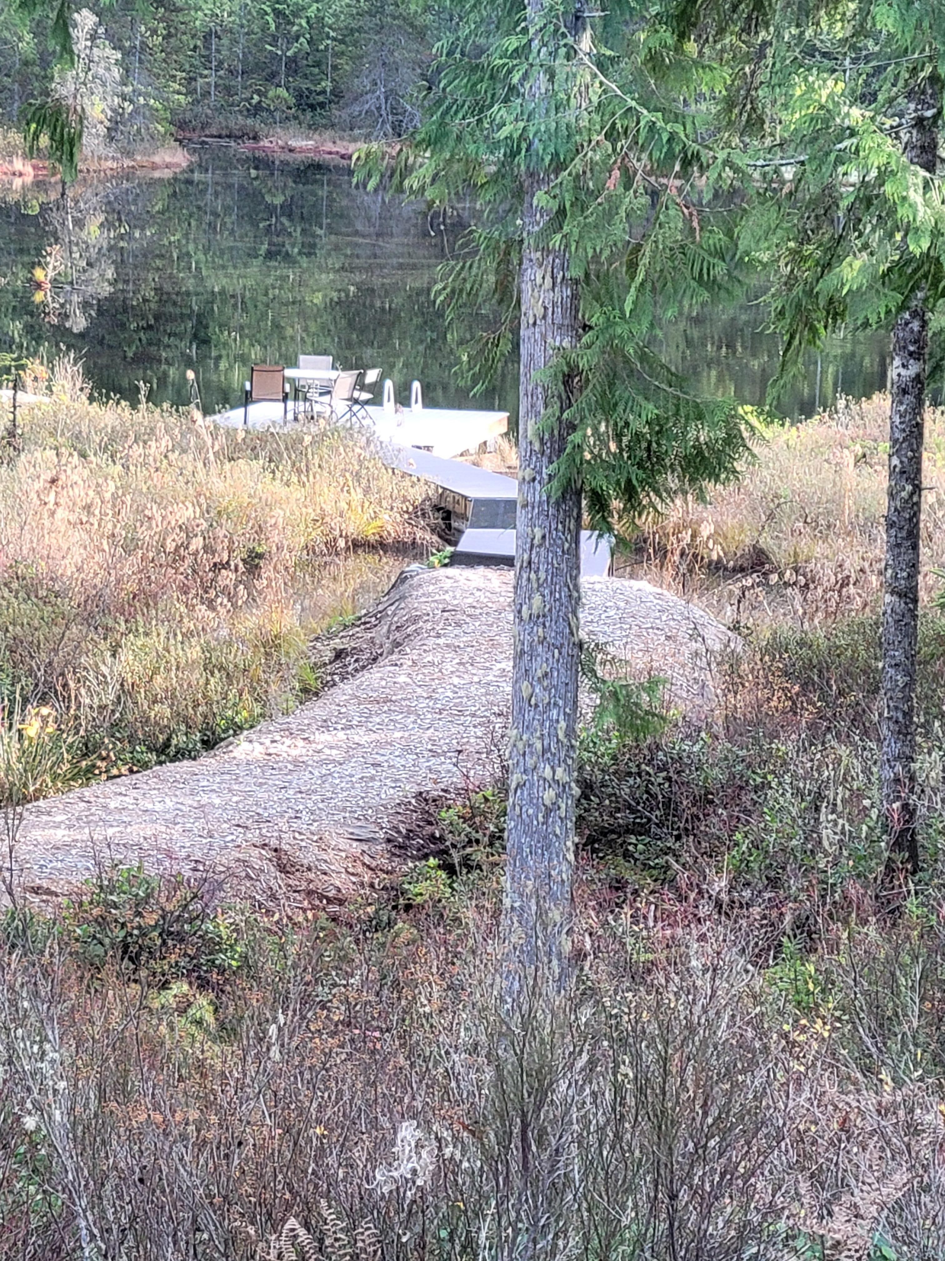 Trail down to the dock.