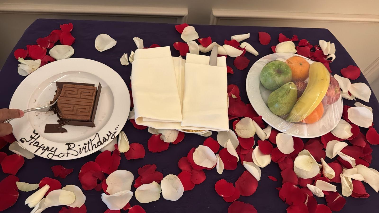 Had requested a cake for pre birthday celebration. Was very kind of thwm to arrange. 