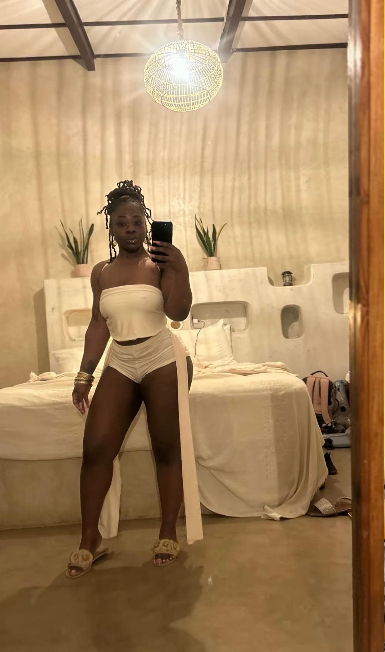 Room pictures before seeing the fire show on the resort! 