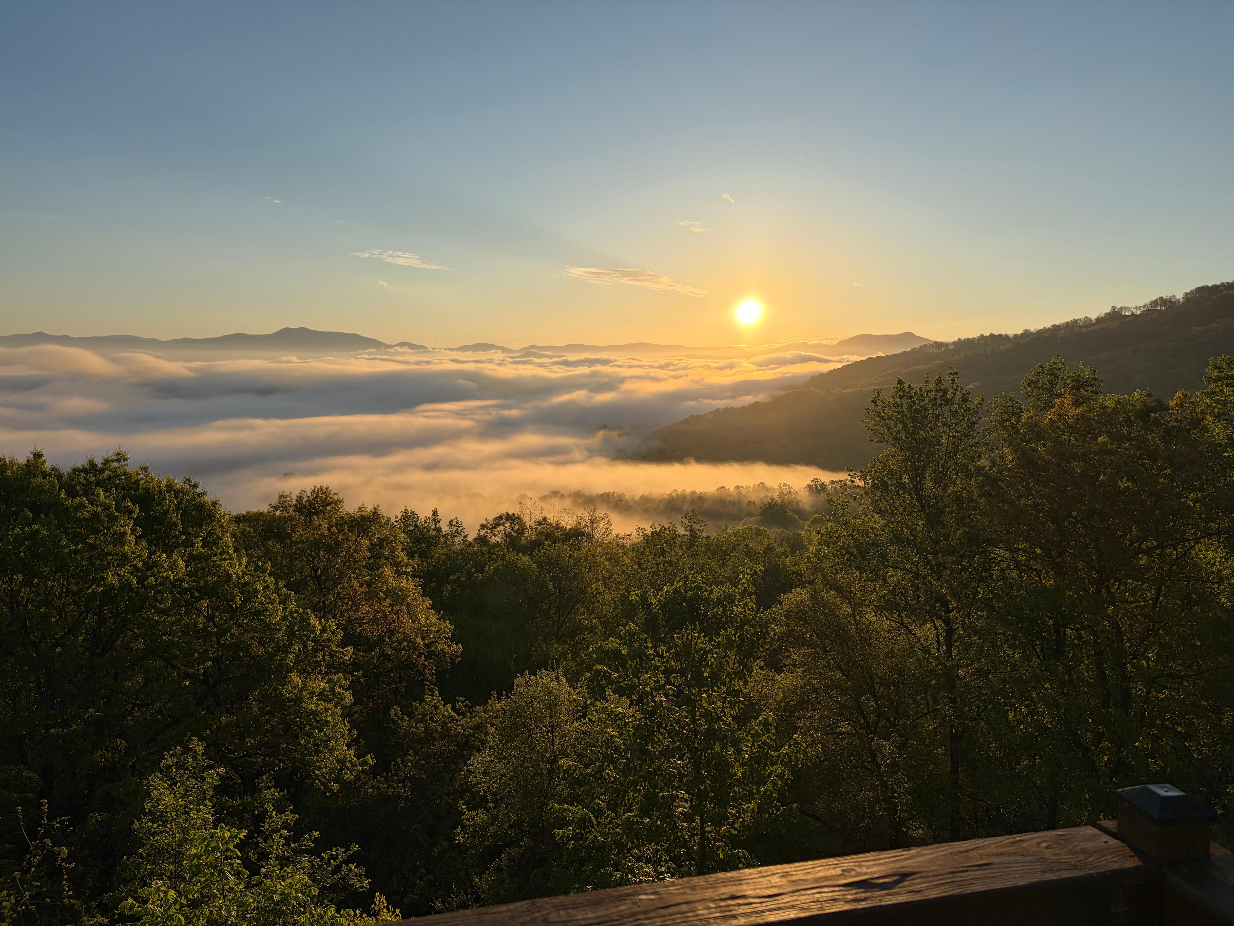 Morning sunrise over the lake. 