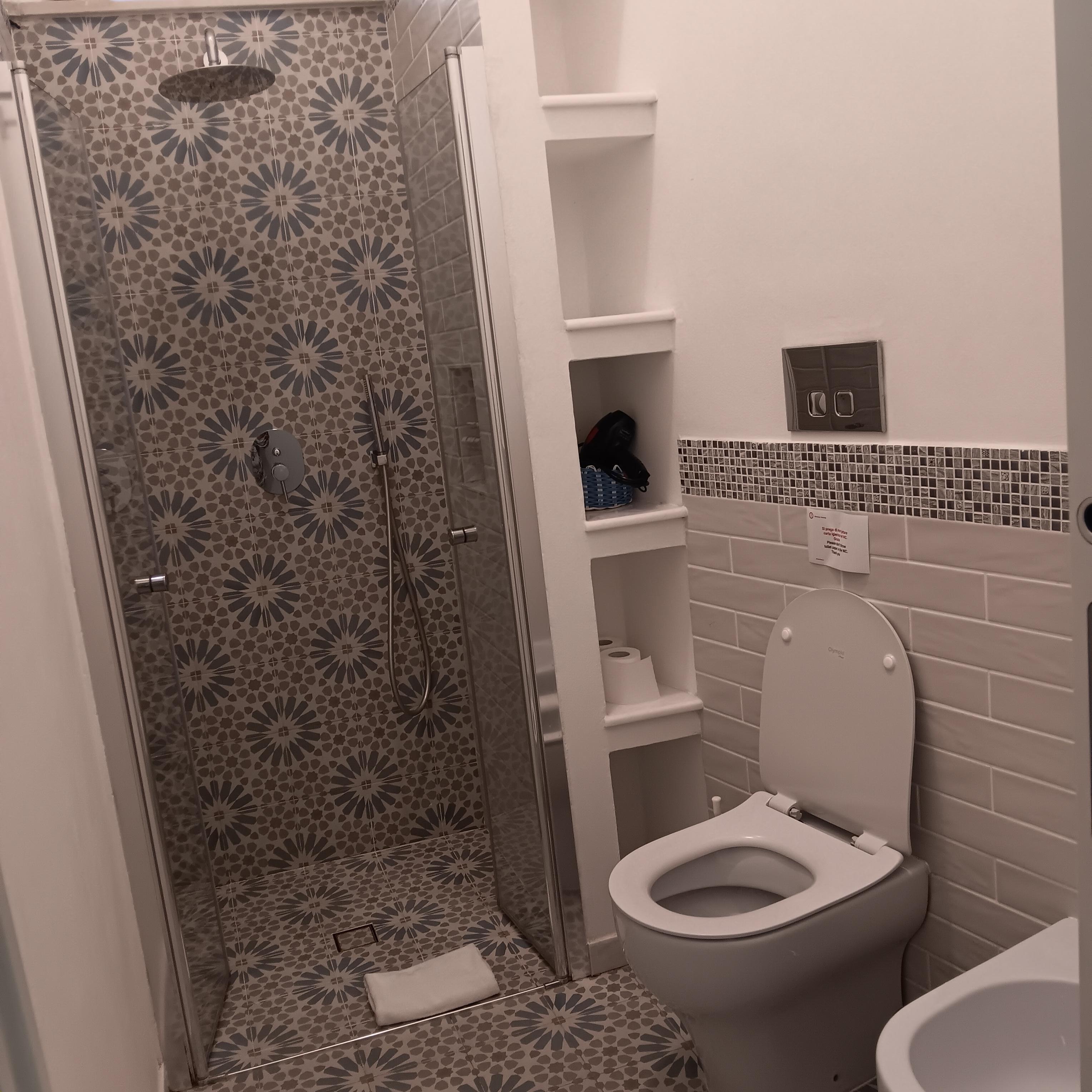 Nice to have sink separate from bath area.