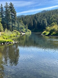 Icicle Creek just steps away and the Salmon fish hatchery.