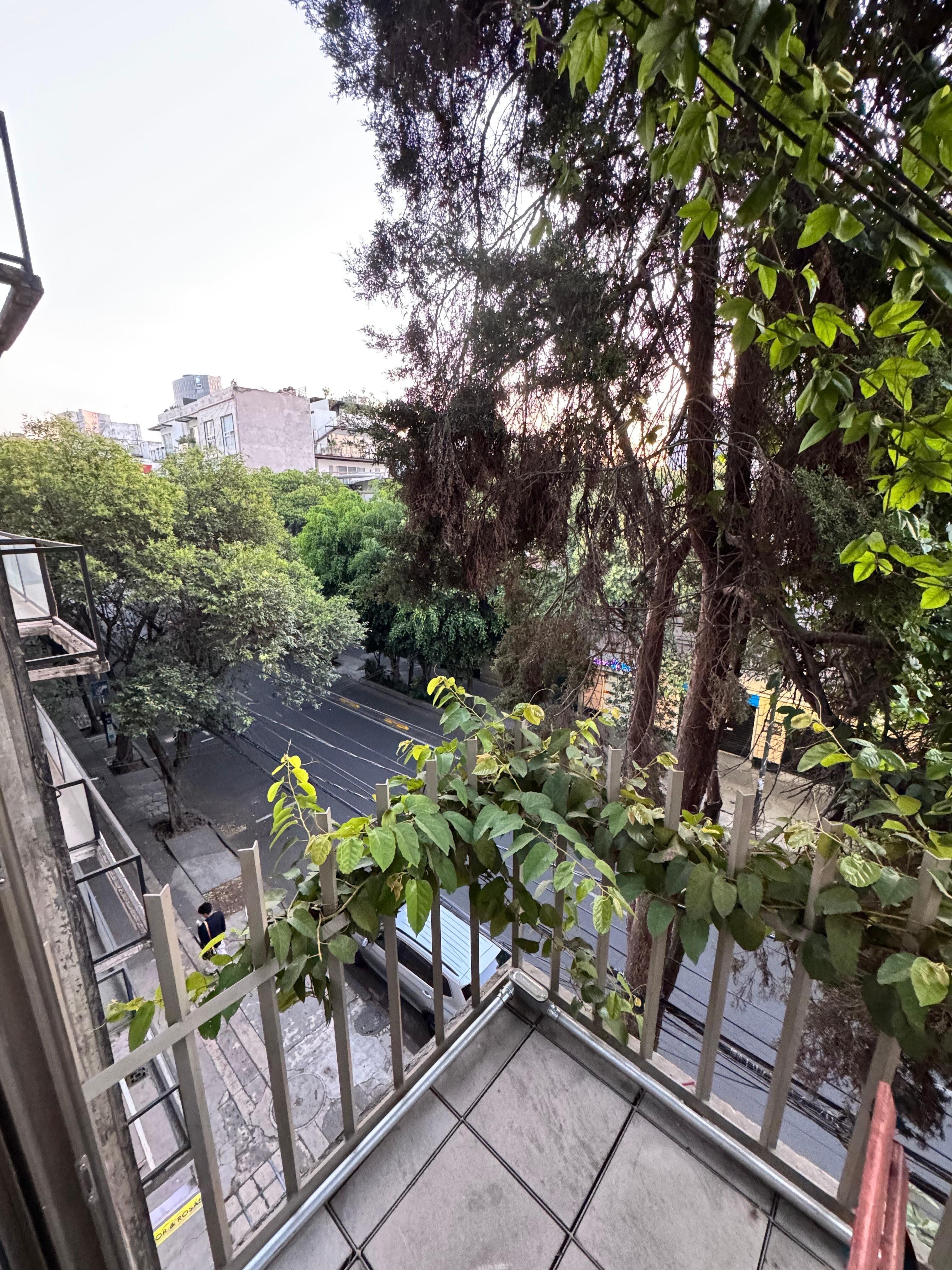 2nd floor balcony 