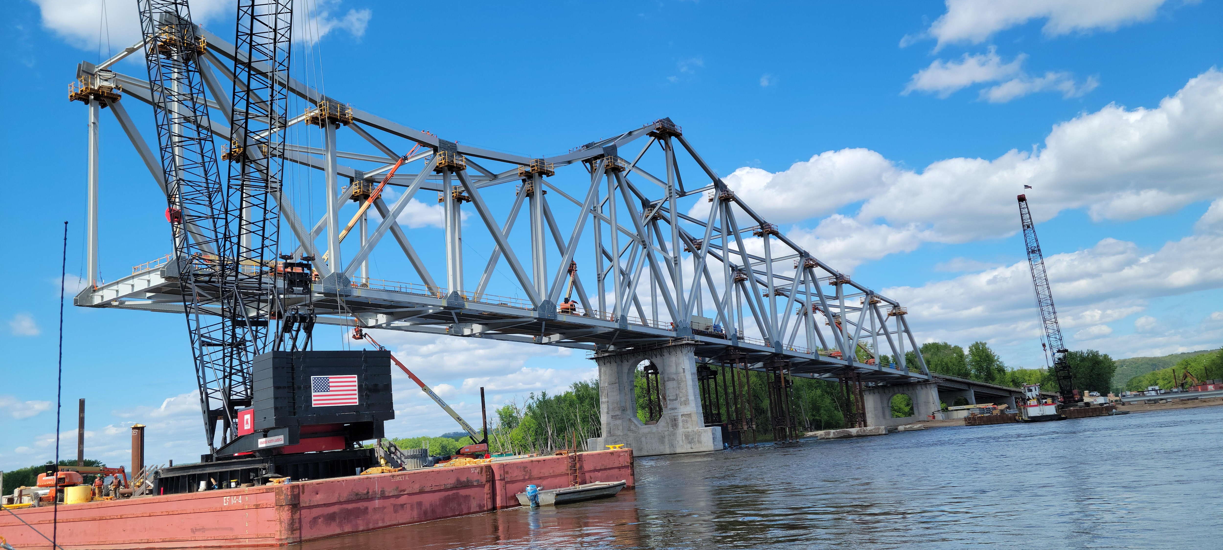 Construction of new Lansing bridge