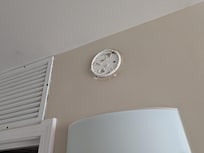 No smoke alarm as the battery removed