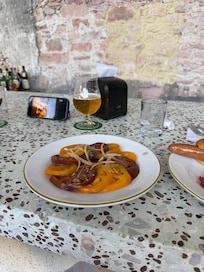 Ensalada de tomate en la alberca