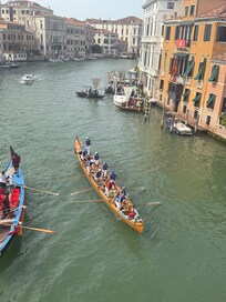 Remarkable race down the canals