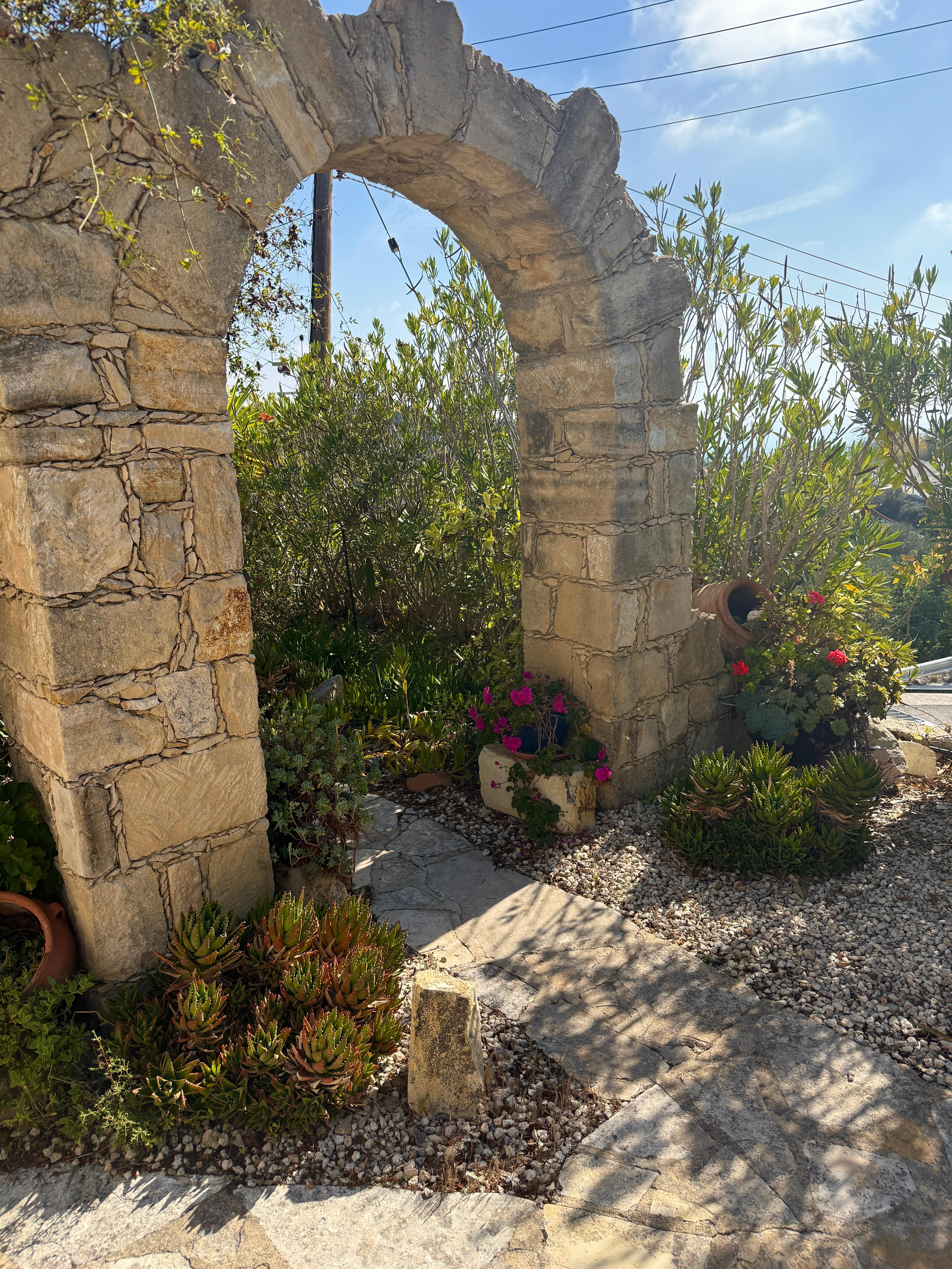 The stone arch in garden 