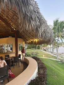 Restaurante by the beach