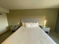 No site lamps , no phone