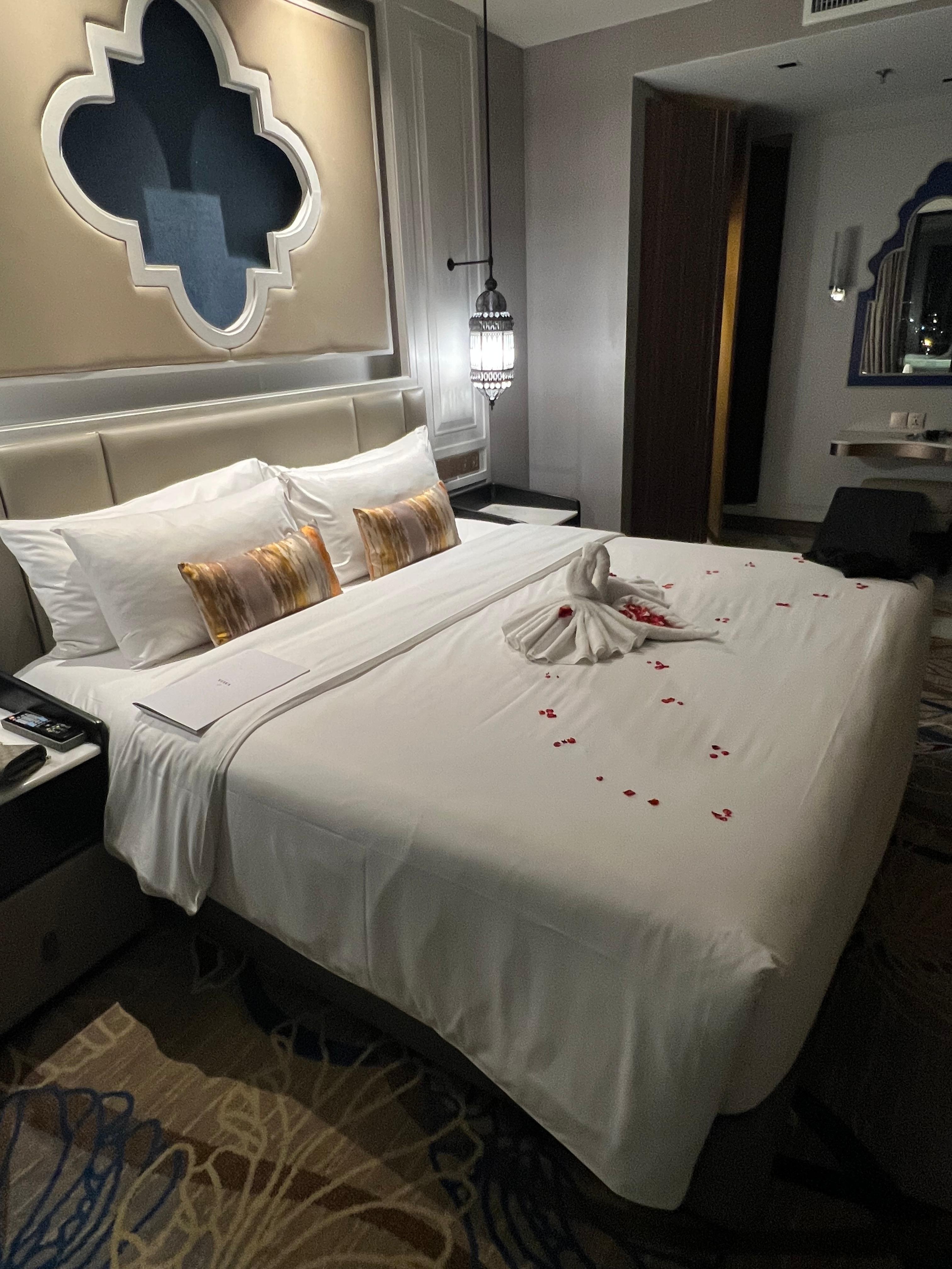 Recámara con set de bienvenida