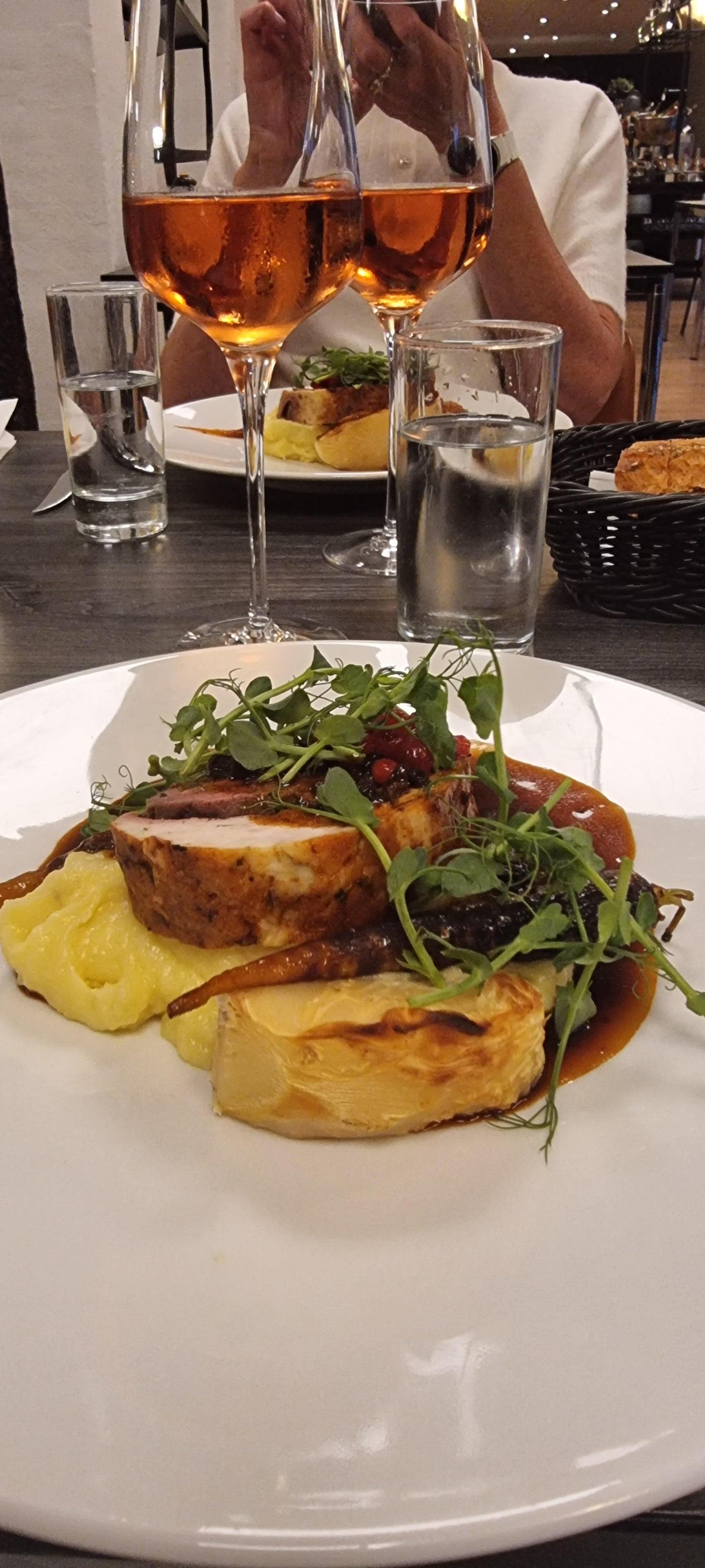 Riktigt fin mat och supertrevlig personal.