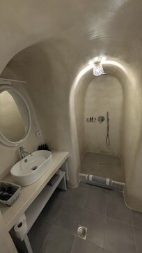 Cave bathroom