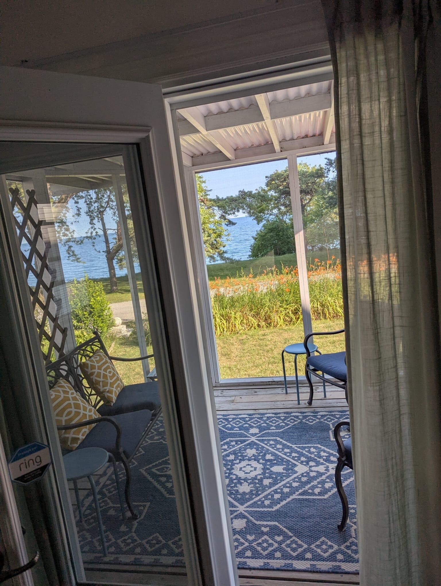 The screened in sun room off the kitchen was sooo nice! The best place to have your morning tea/coffee