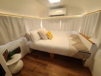 Comfortable bed and pullows