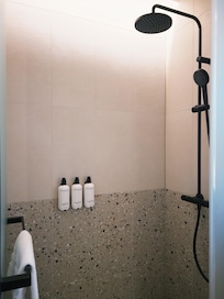 Room - Shower