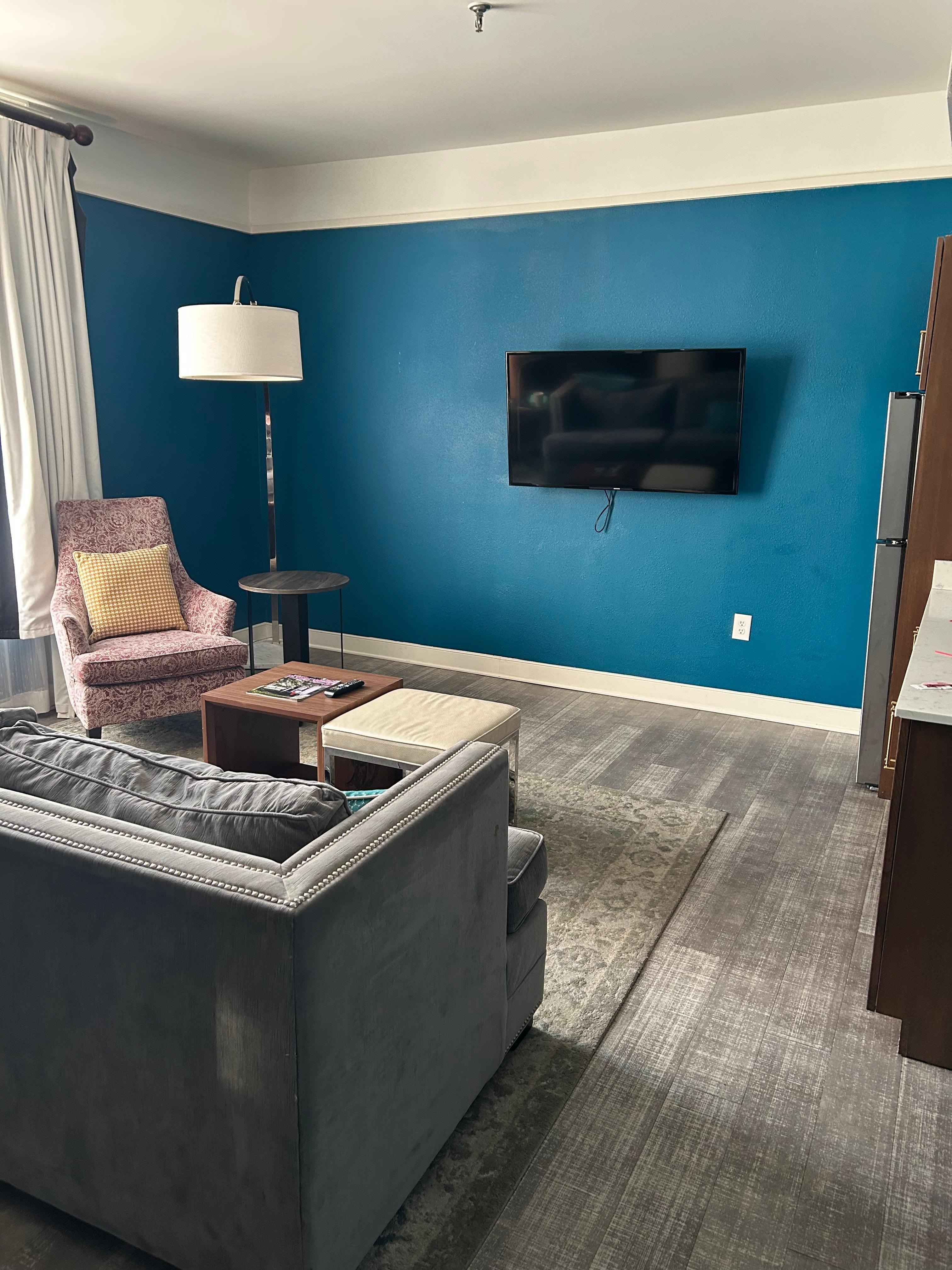 Living room in 2 room suite