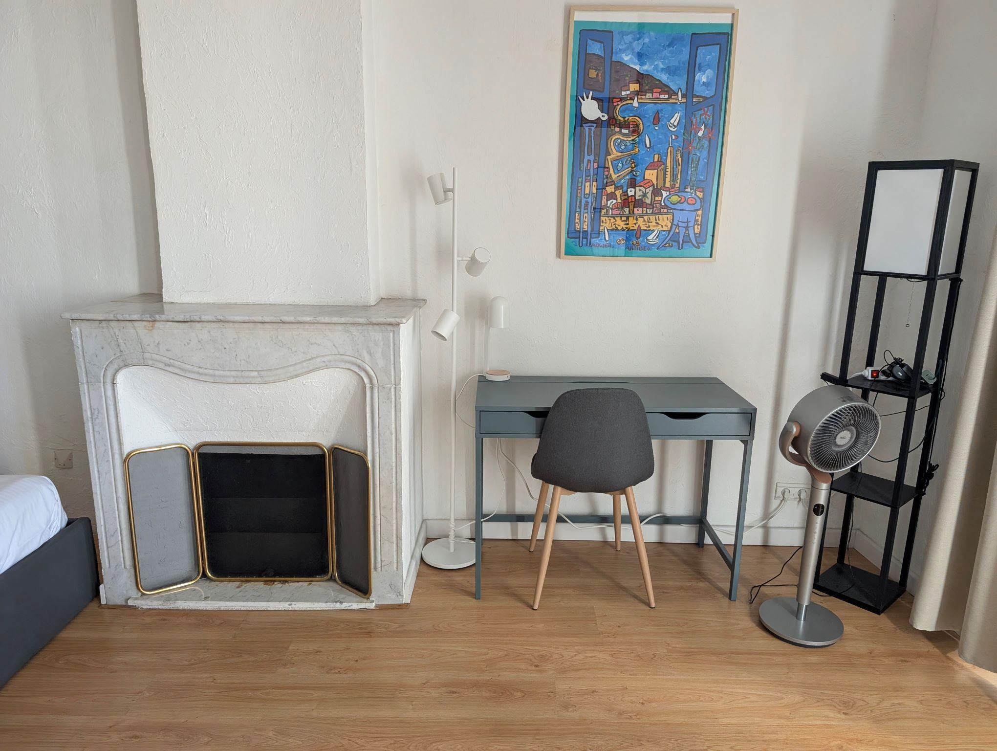 The rest of the bigger bedroom