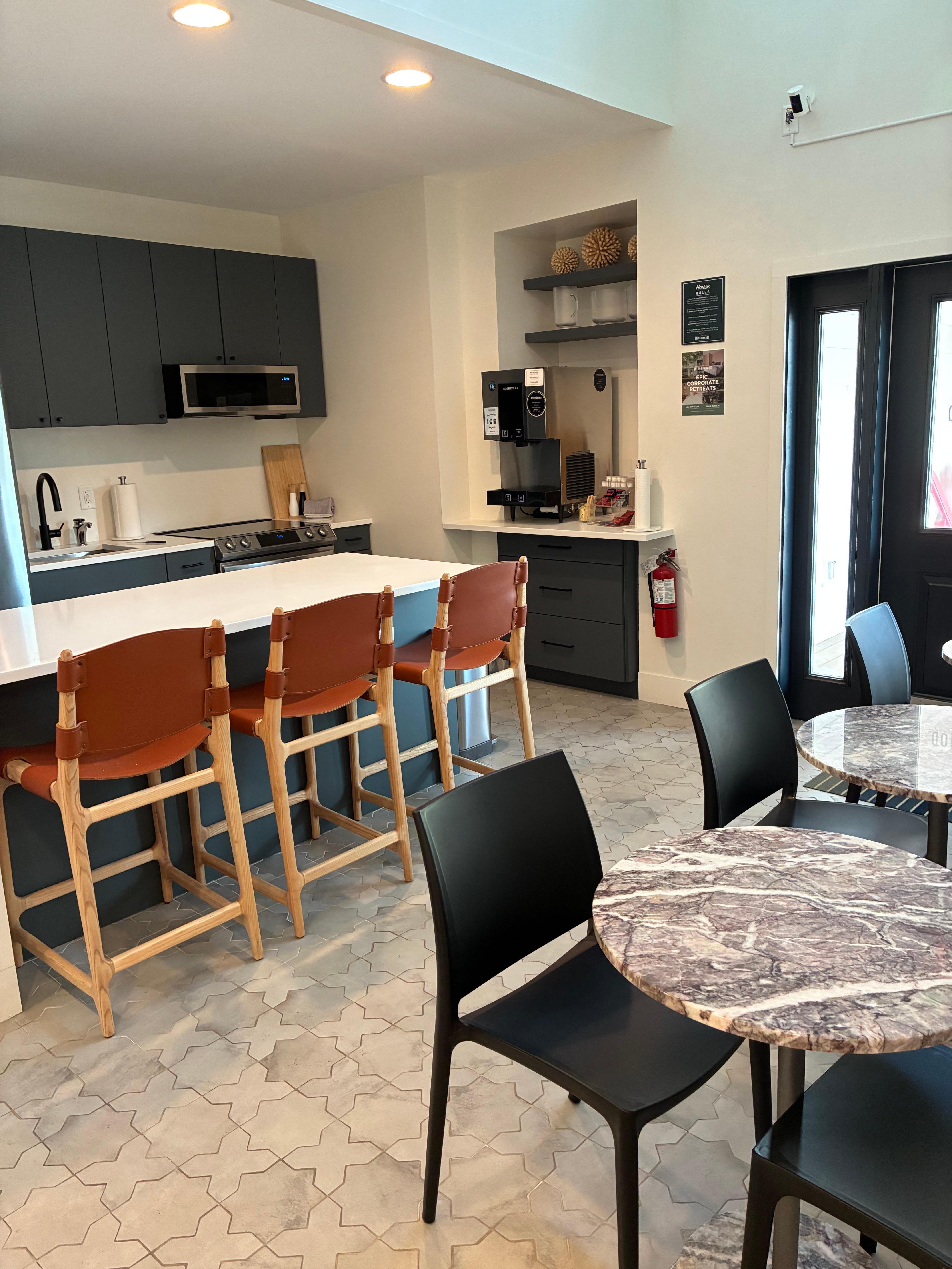 Full kitchen