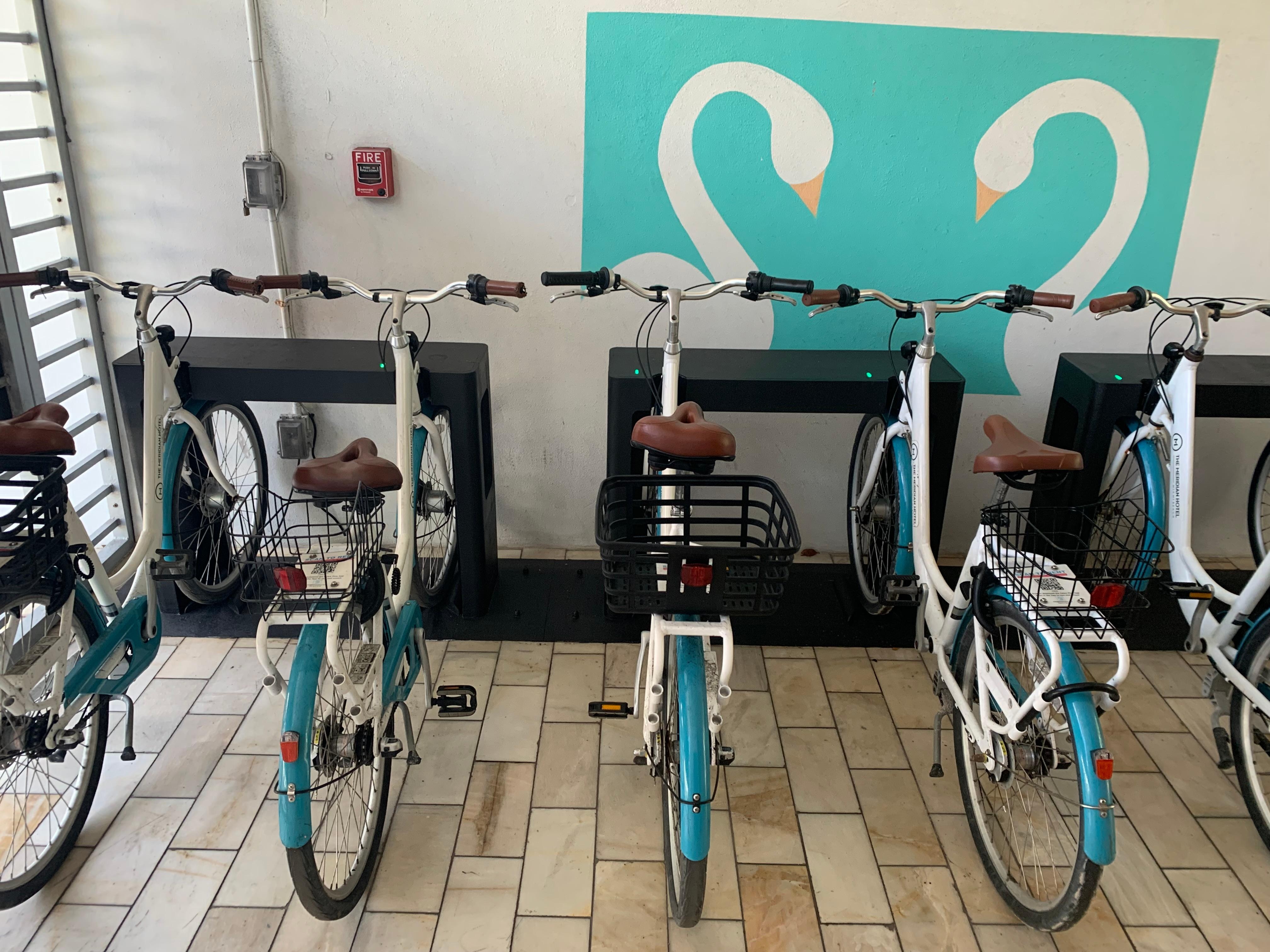 This was so cool to have a bike to cruise around.  Great amenity!