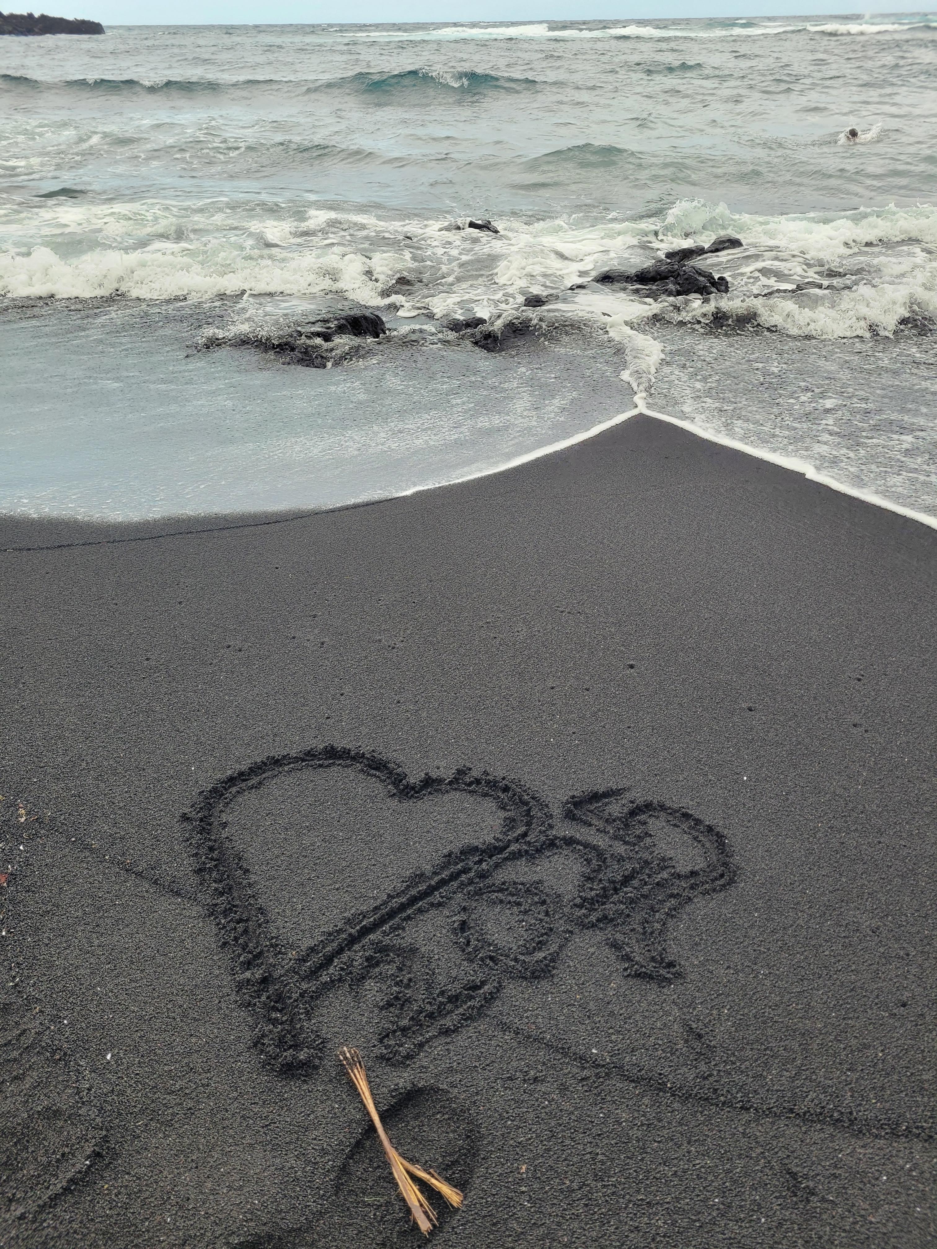 Punalu'u Beach (Black Sand Beach) 
