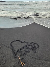 Punalu'u Beach (Black Sand Beach)