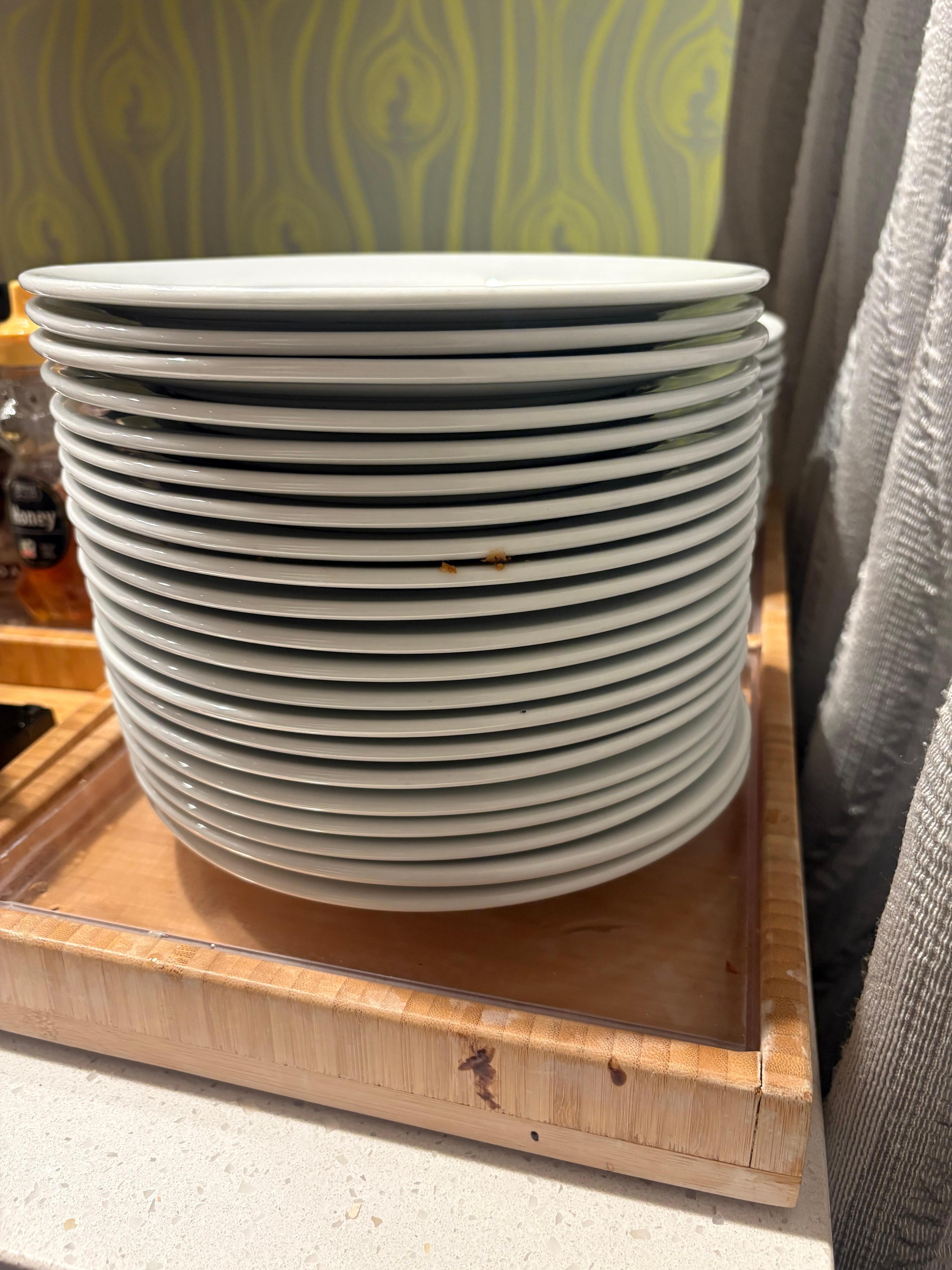 Dirty dishes (supposed to be the clean ones!) 