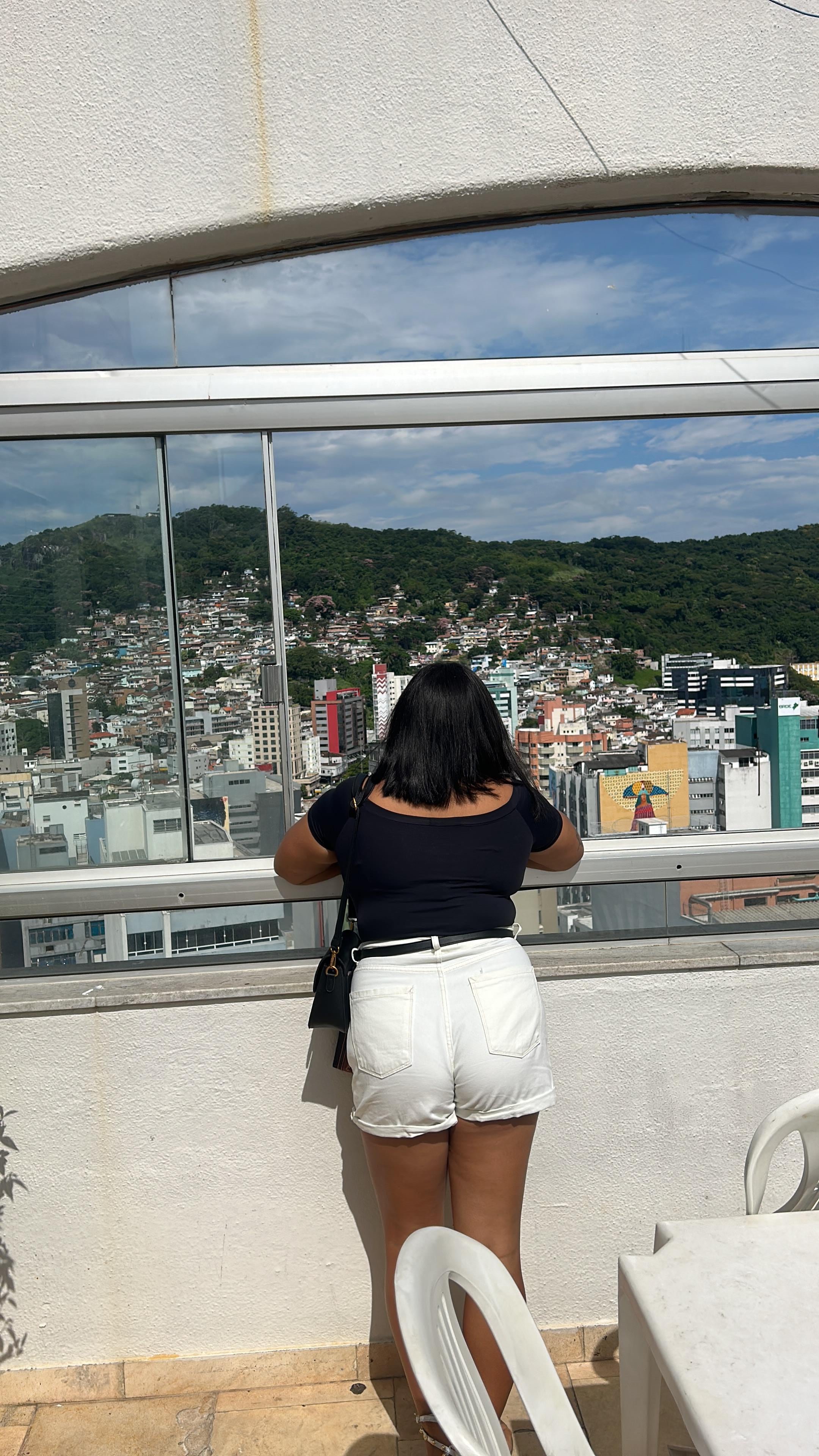 Vista da piscina do hotel 