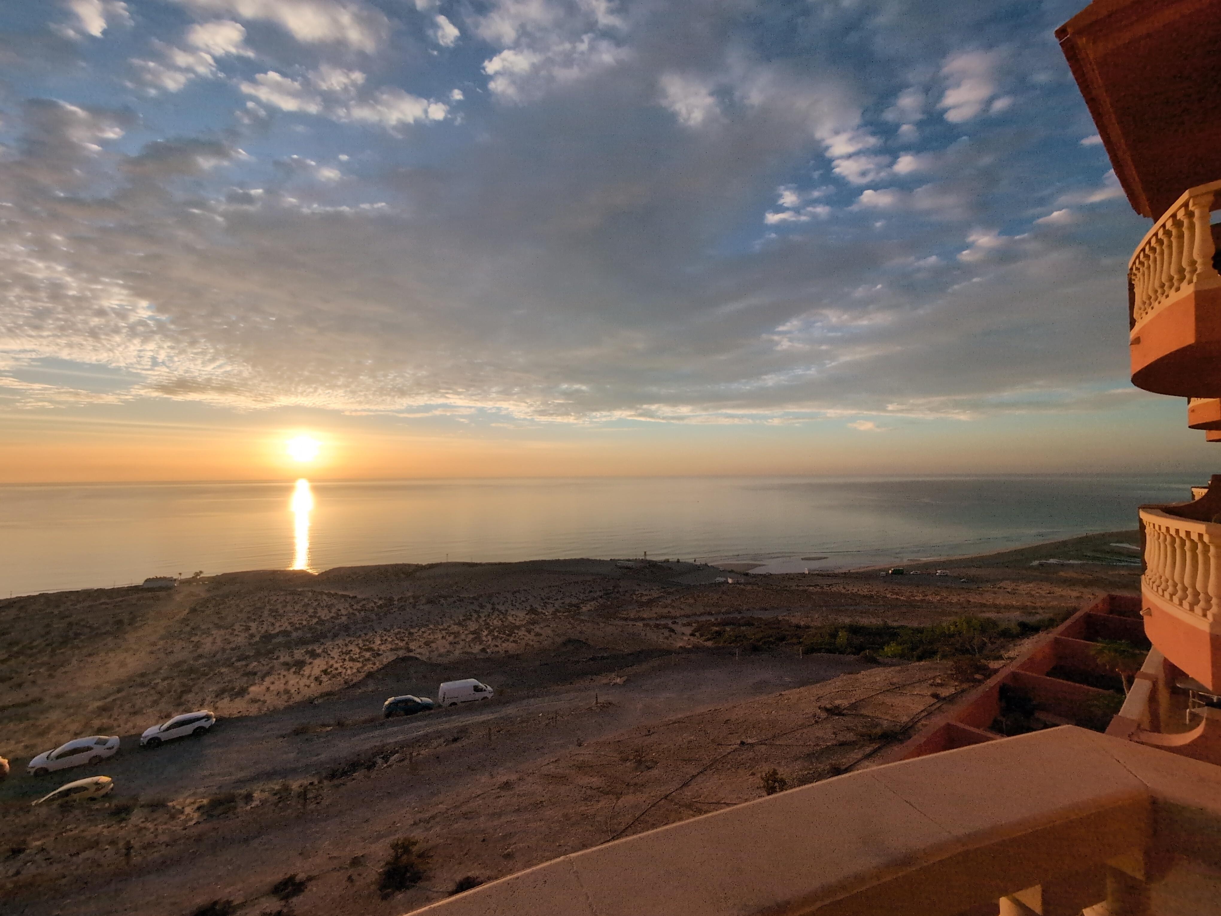 Sonnenaufgang vom Balkon aus