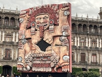 Zocalo , 3 minutes away from ROBLE HOTEL