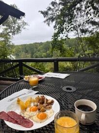 Breakfast with the best view!