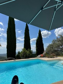 Schöner Pool