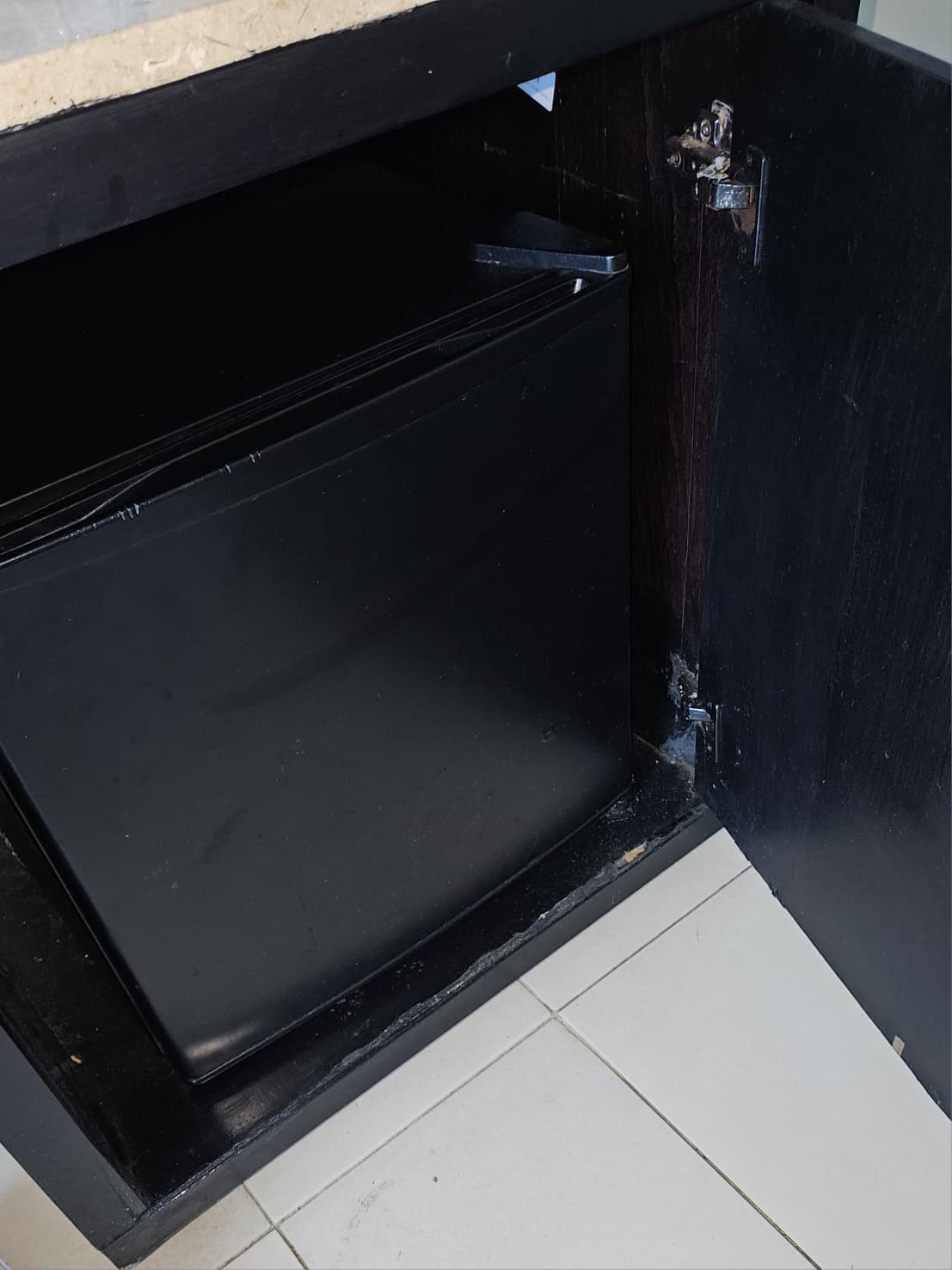 Completely outdated appliances thatโs barely work