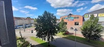 Blick zur Straßenbahnhaltestelle