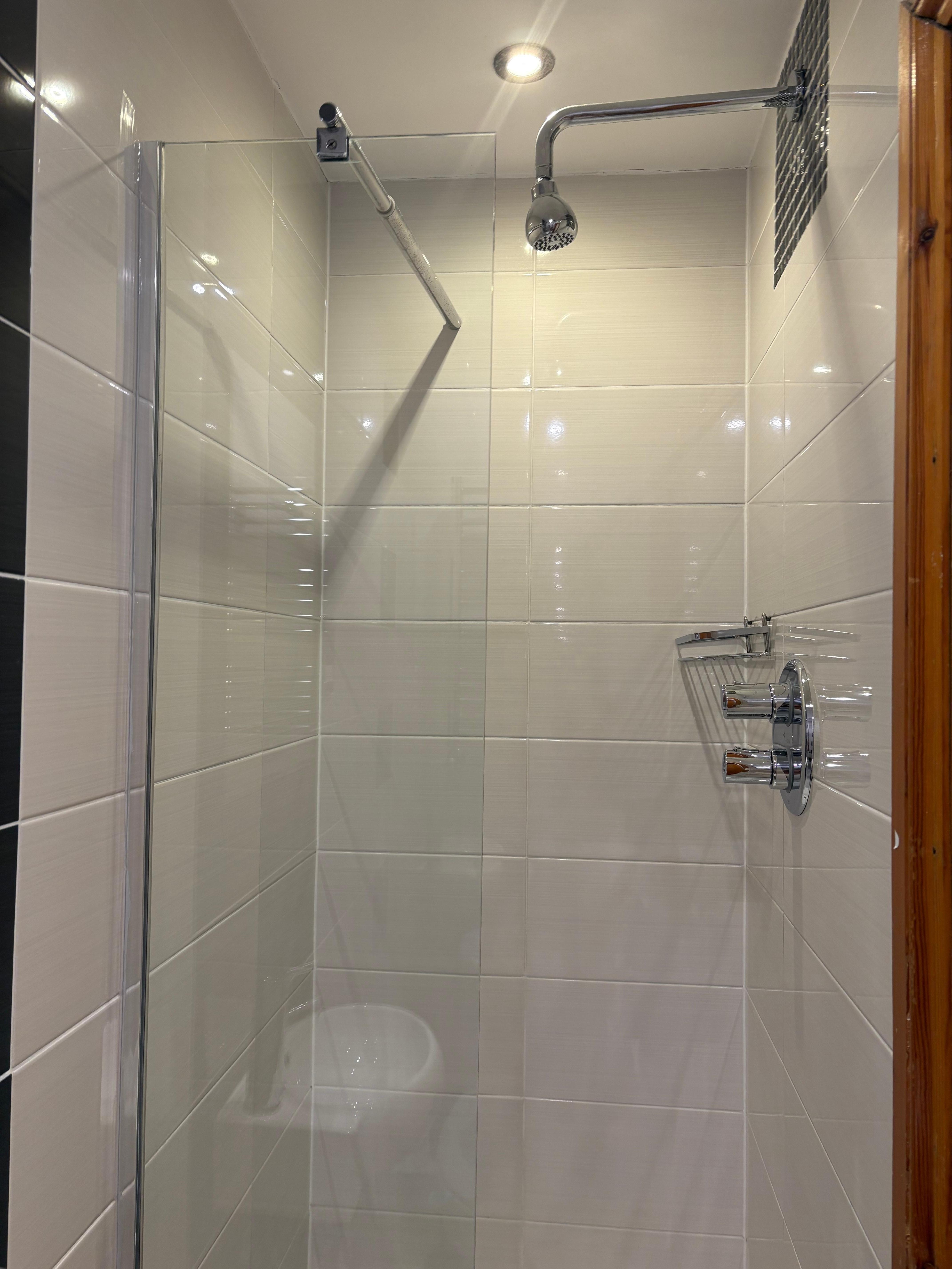 シャワーの水圧は期待しないで