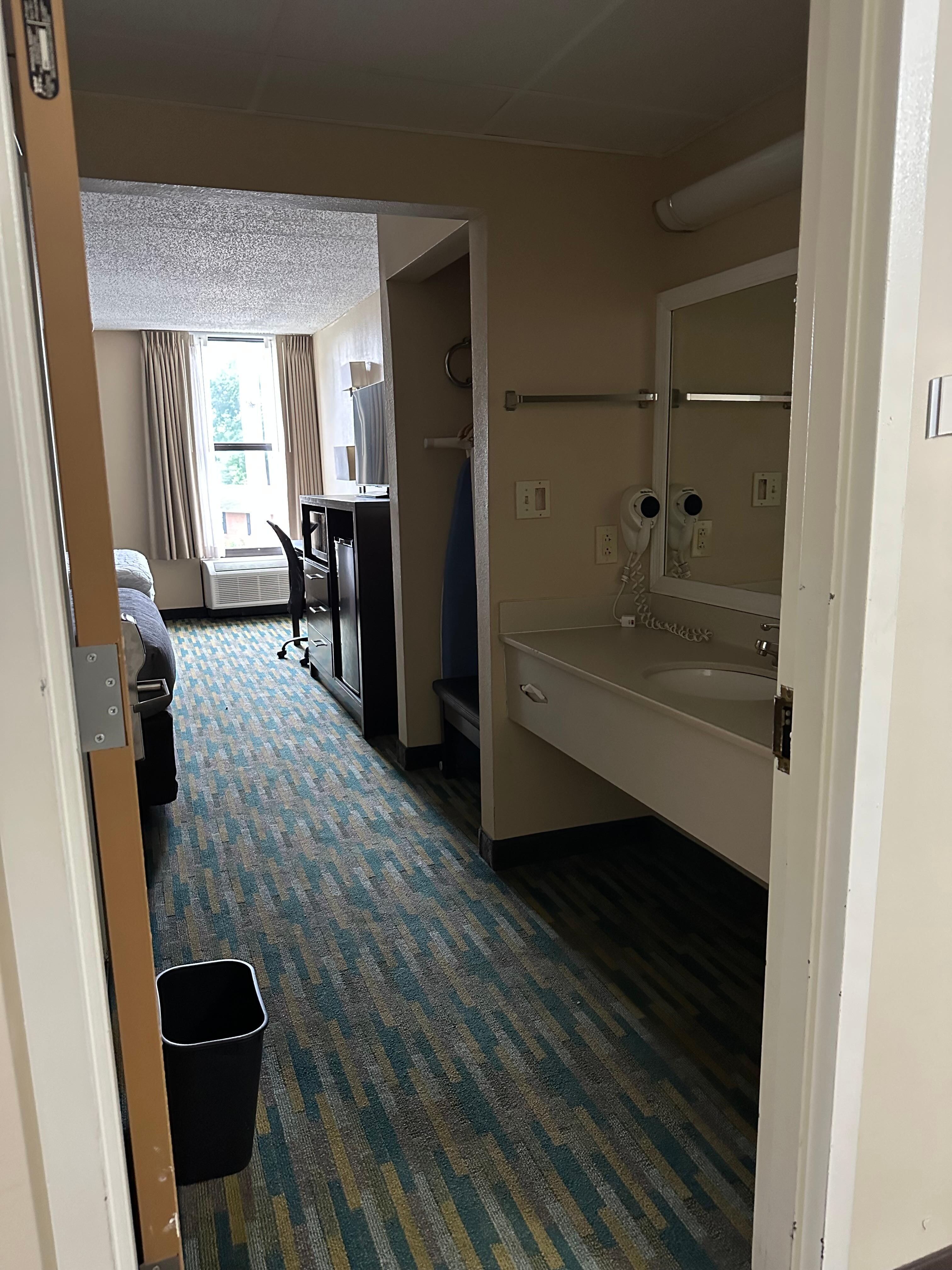 A room next to us the sink is open to the room not private if that’s a concern Comfort Inn is across street 