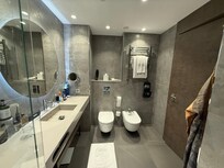 Spacious bathroom