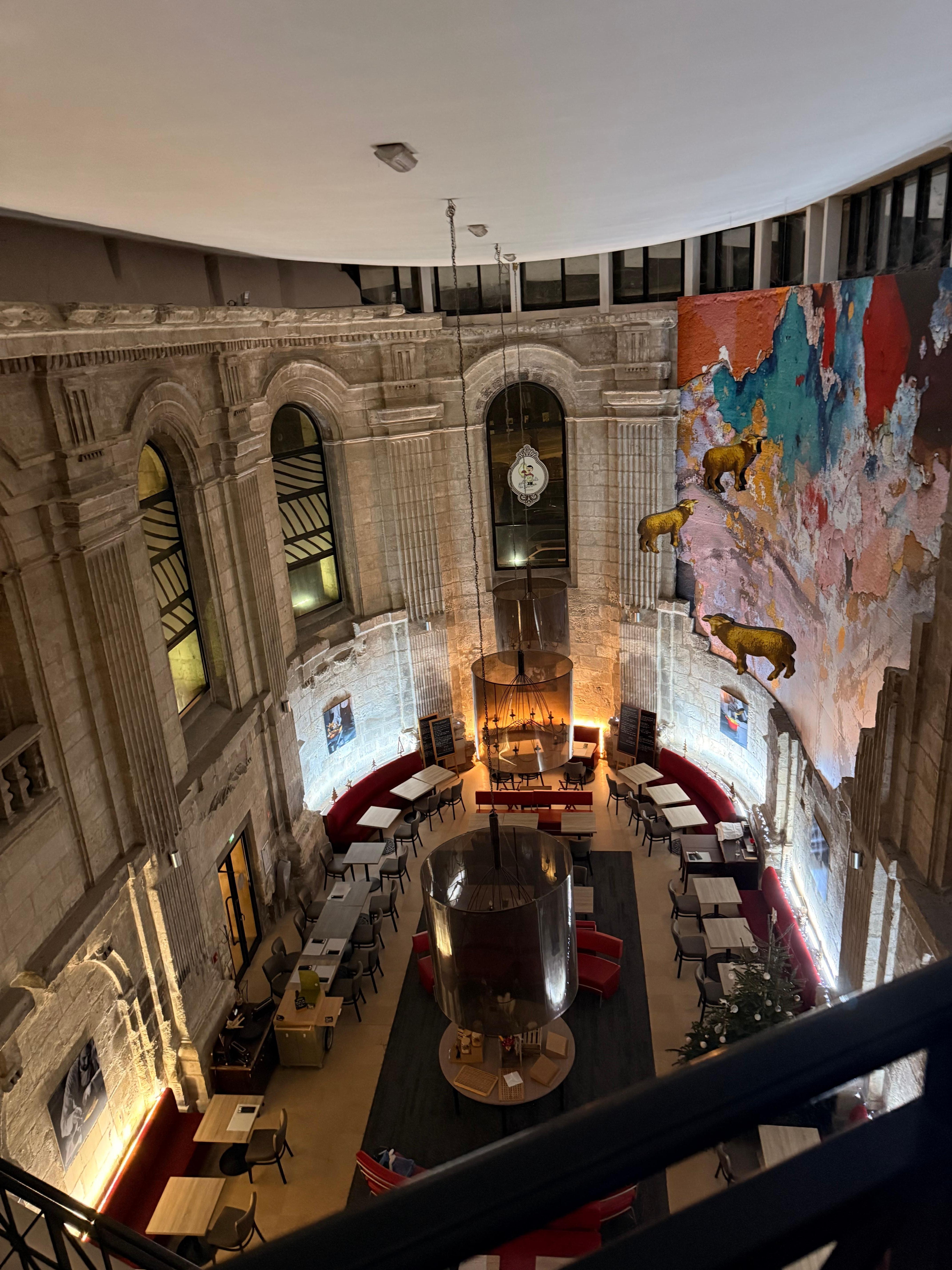 La chapelle de l’ancien monastère qui sert de restaurant