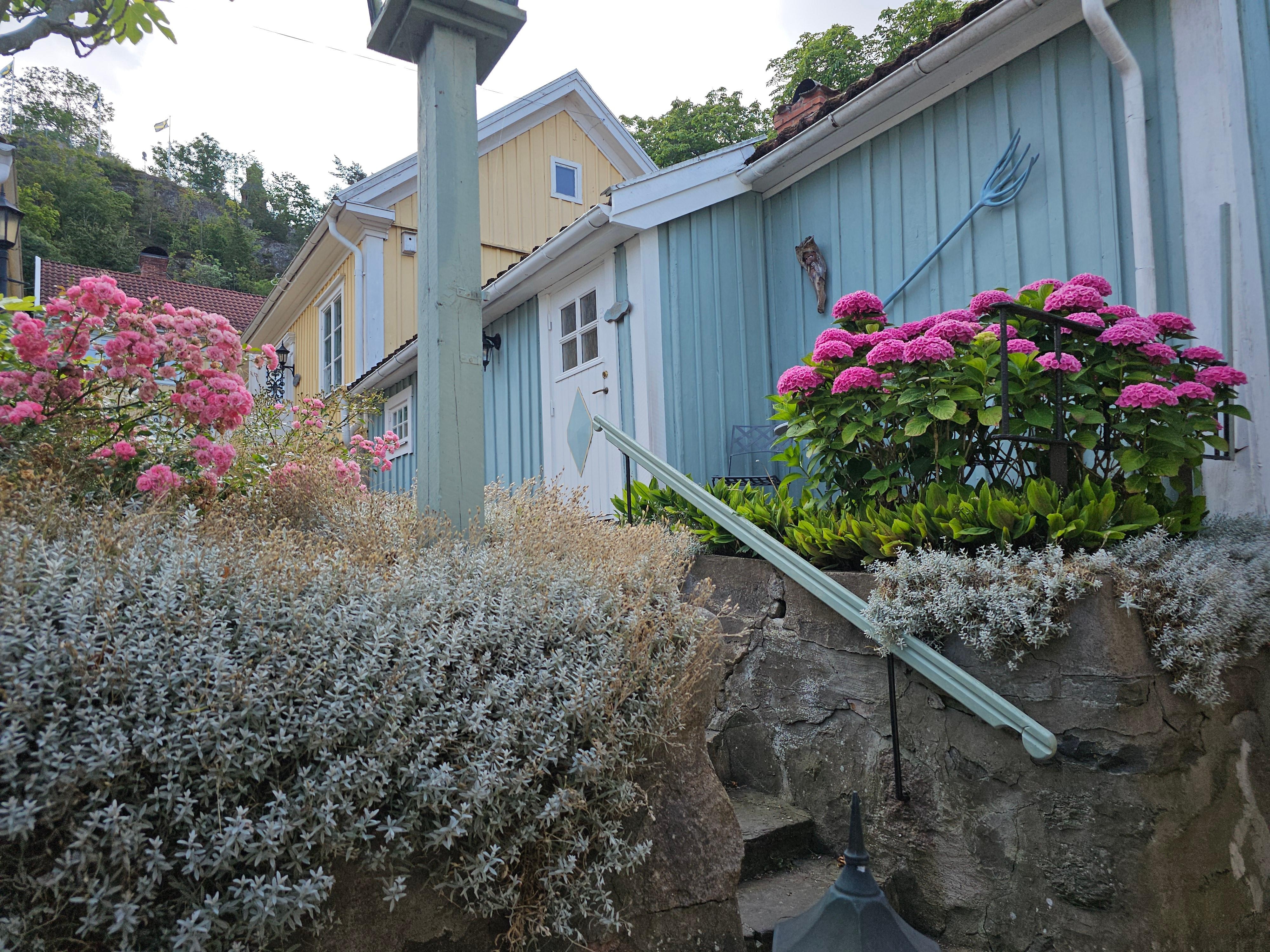 Bygningen der rommet vårt var. Egen inngang til rommet.