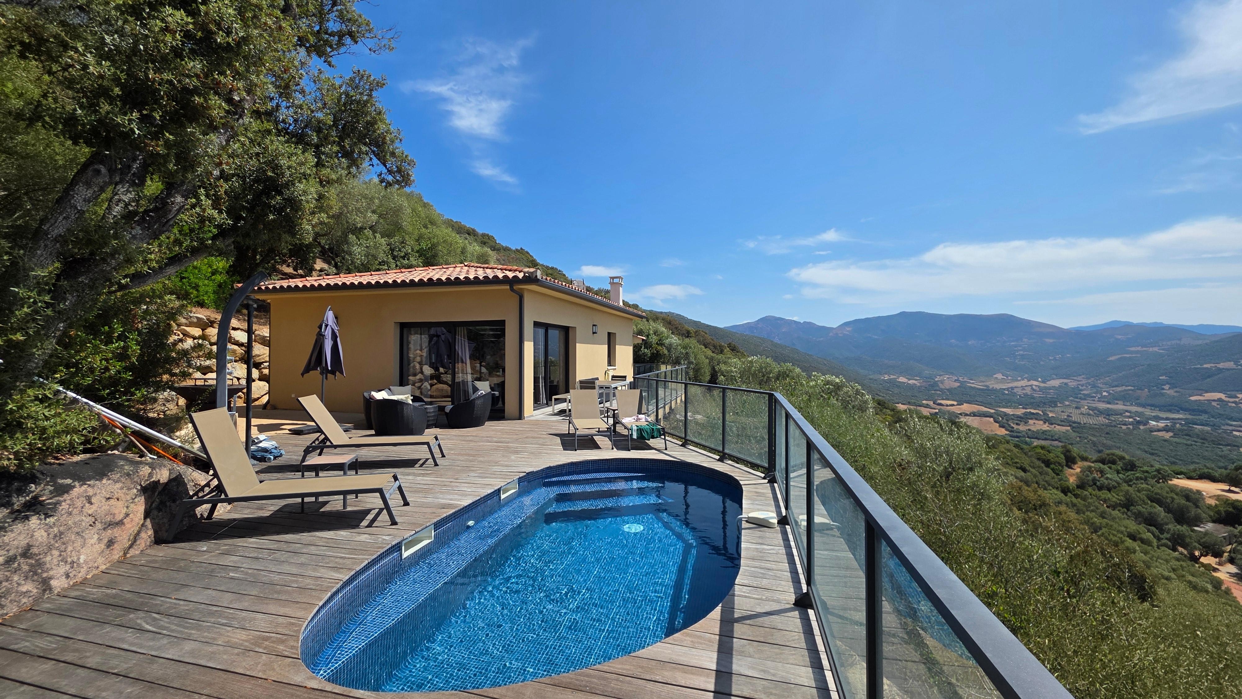 La villa et la terrasse