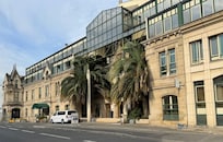 L'hôtel vu de la rue