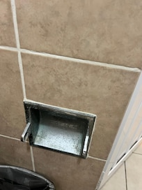 No hay donde poner papel sanitario