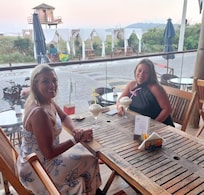 fim de tarde no restaurante da pousada pier beach