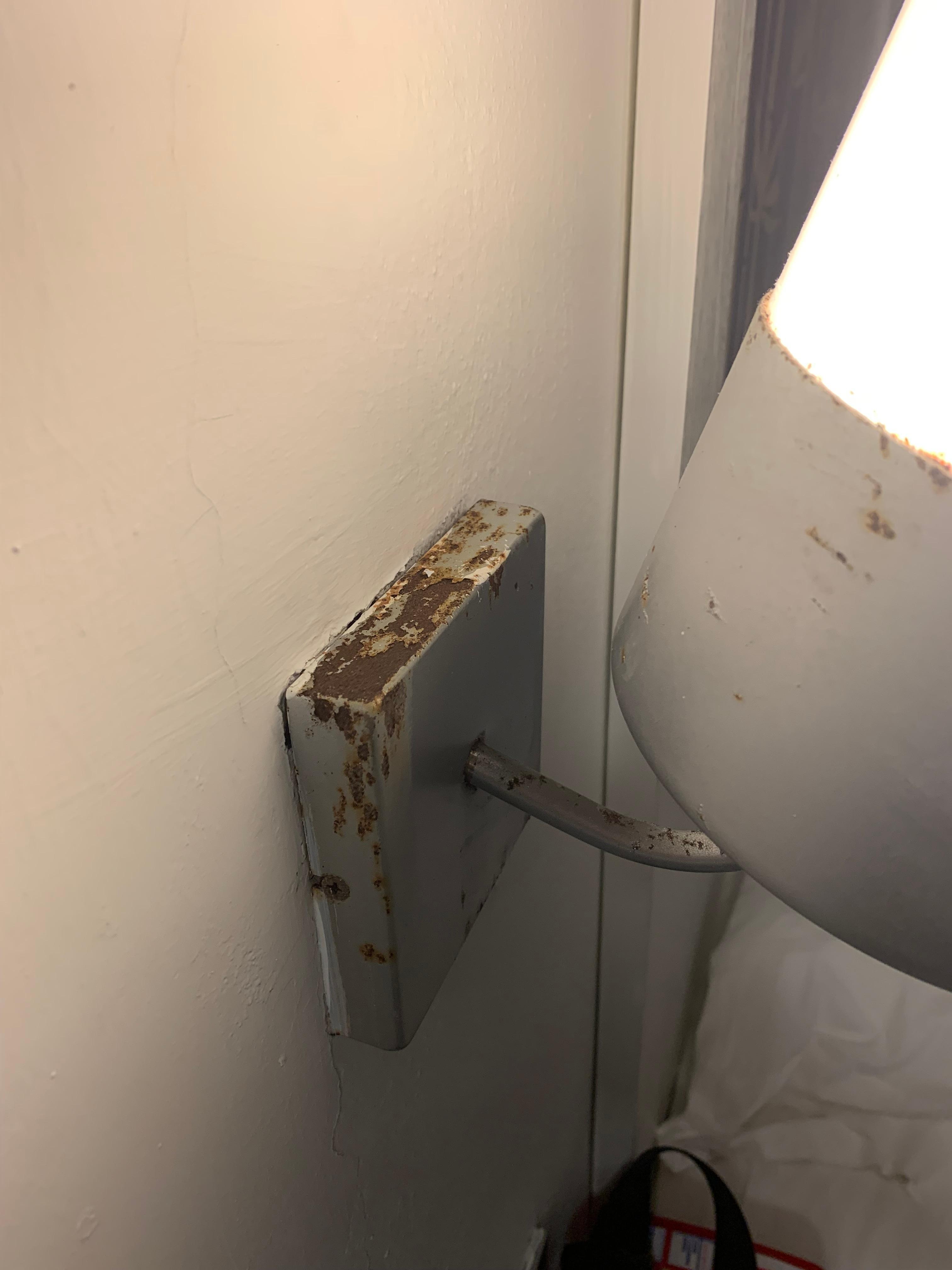 Rust on another light fixture 