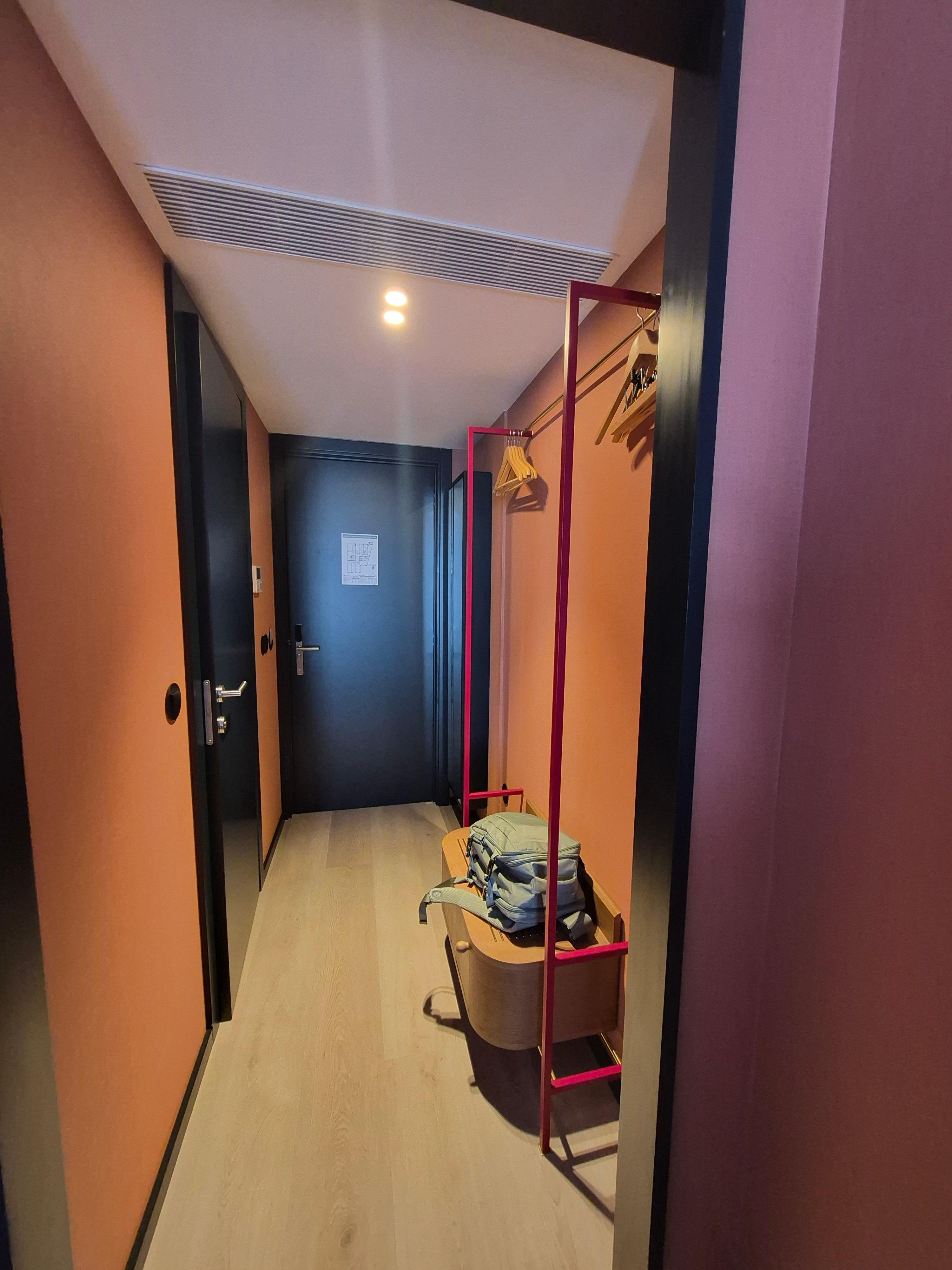 Anticamera con armadio