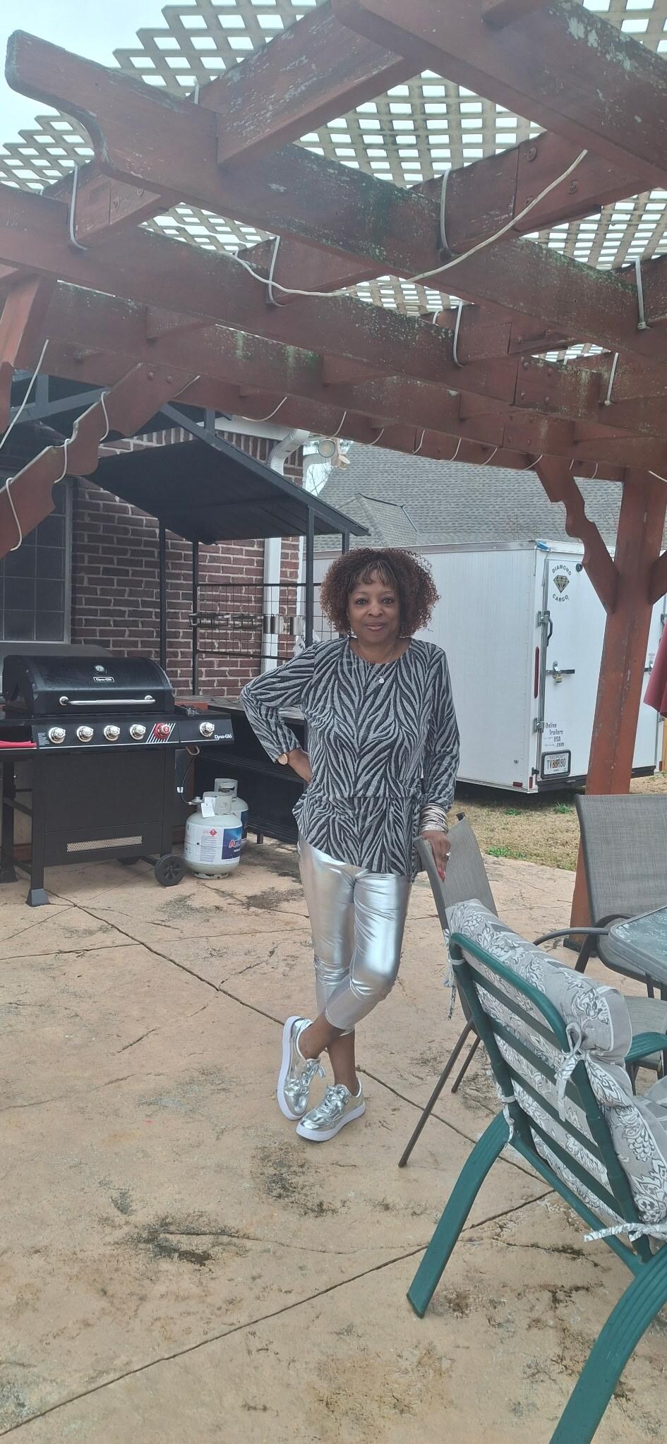 Nice backyard area with built in grill 