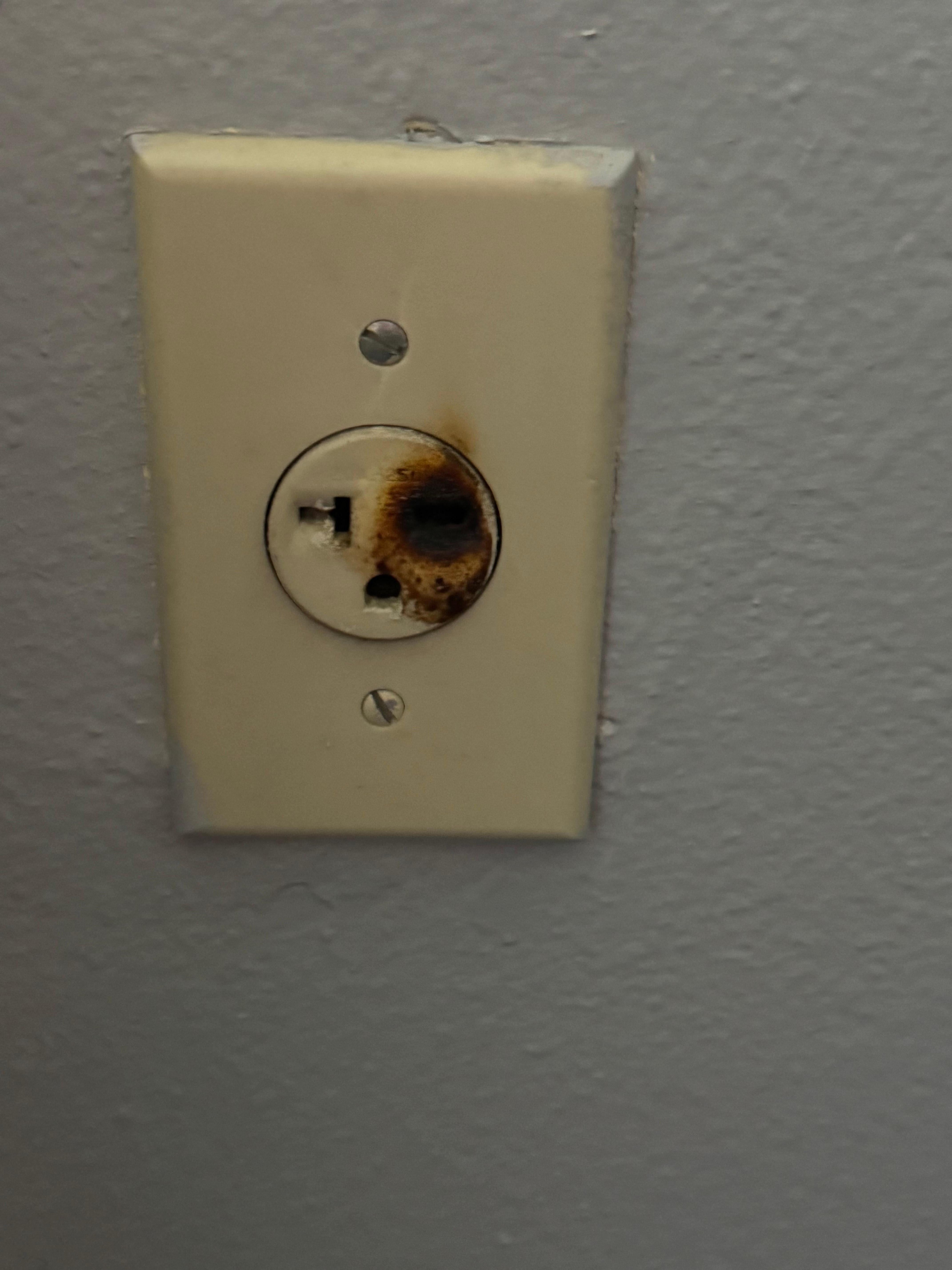 AC plug in