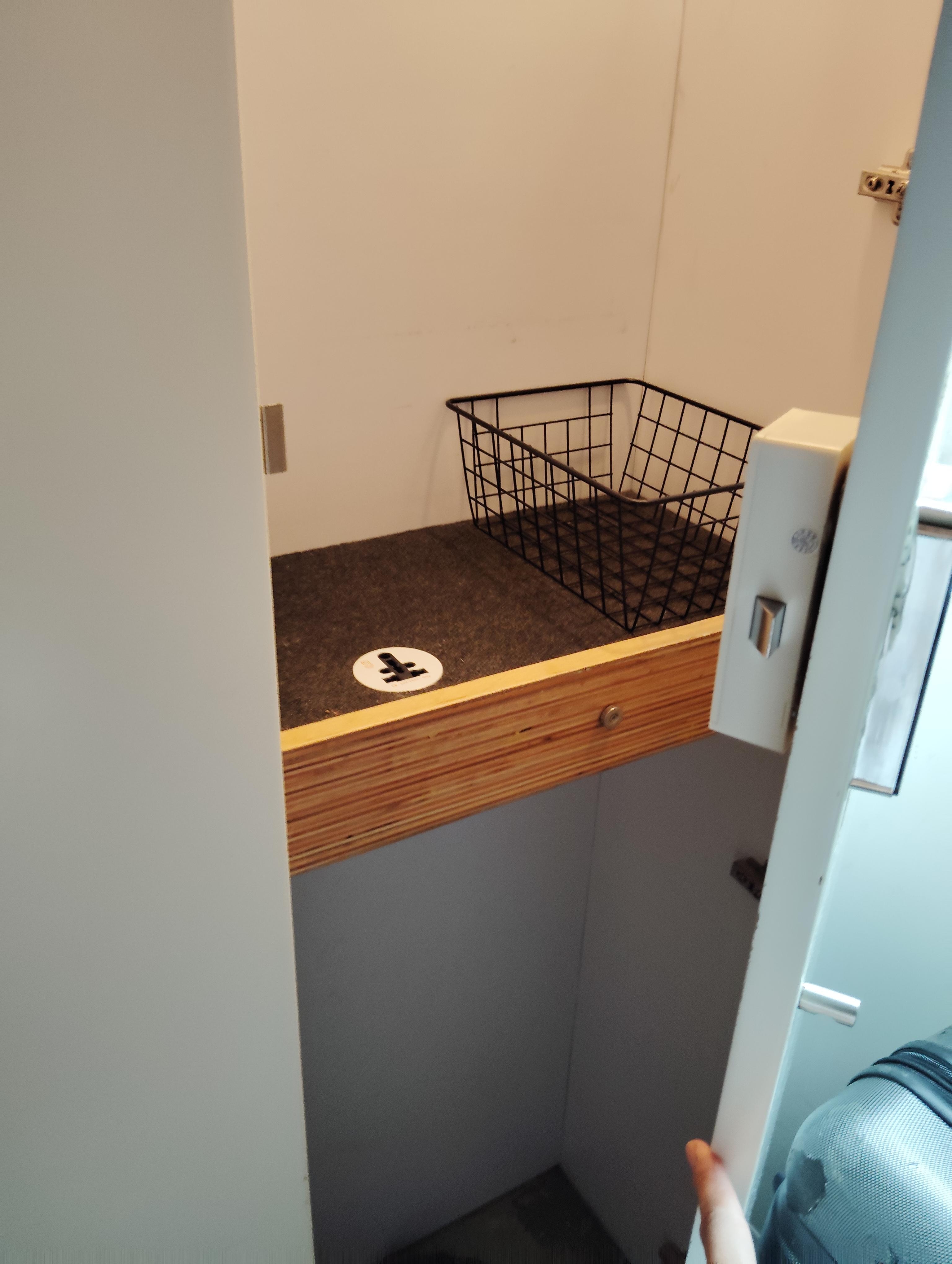 個人に与えられるロッカーです。暗証番号でロックできます