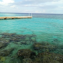 Vista del mar desde el restaurante en el desayuno